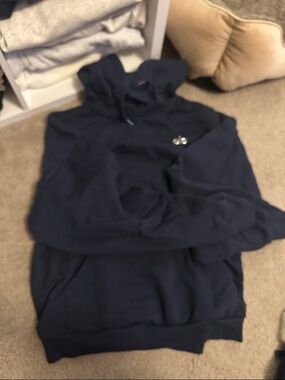 ALO Yoga Navy Sweatshirt